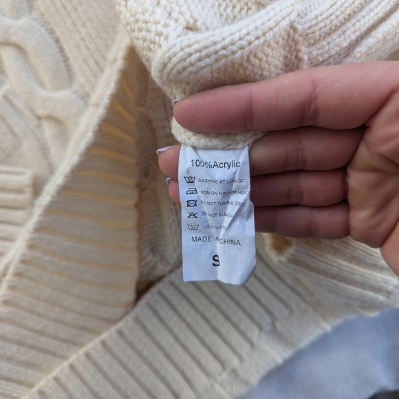 Long Chunky Cable Knit Cream Colored Cardigan Sweater Size Smallby Pretty Garden - Picture 5 of 5
